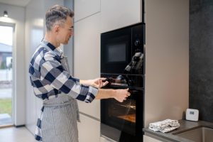 Can You Put Stainless Steel in the Oven? Safety & Best Practices